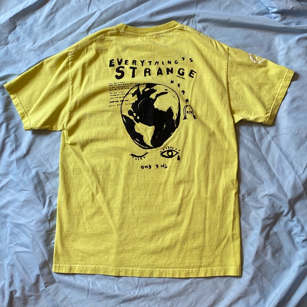 Everything’s Strange Here T-shirt G-Eazy size L